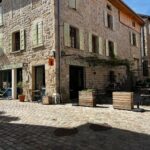 Dos_d-ane_restaurant_l-ane_tetu_gites_chambre_d-hotes_Ardeche_verte_Desaignes_village_medieval_citee_gastronomie_parc_naturel_monts_d-ardeche_randonnée_vélo_dolce-via_train_de_l-ardeche_village_de_caractère_relais_du_silence_déconnexion_balade_nature_terroir_location_vtt_electrique