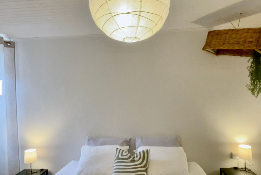 Dos_d-ane_restaurant_l-ane_tetu_gites_chambre_d-hotes_Ardeche_verte_Desaignes_village_medieval_citee_gastronomie_parc_naturel_monts_d-ardeche_randonnée_vélo_dolce-via_train_de_l-ardeche_village_de_caractère_relais_du_silence_déconnexion_balade_nature_terroir_location_vtt_electrique